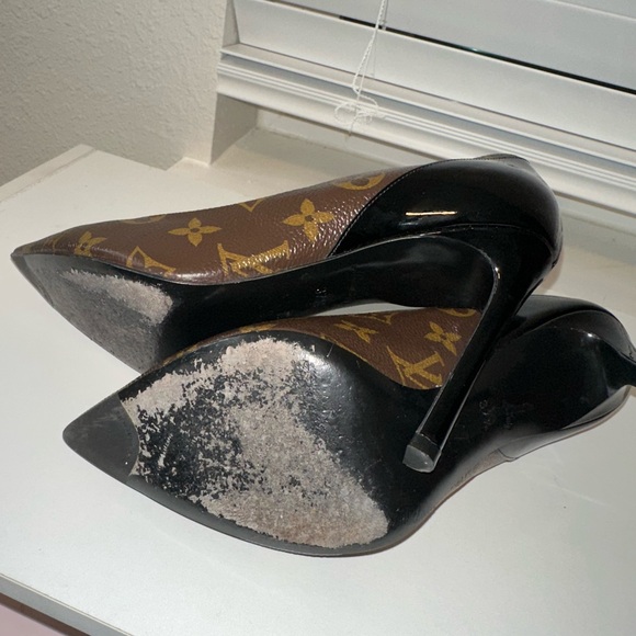 Louis Vuitton brown/Black Monogram Canvas & Patent Cherie Pumps - Picture 5 of 6